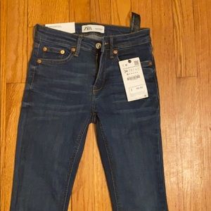 NWT Zara skinny Dark Blue Jeans.